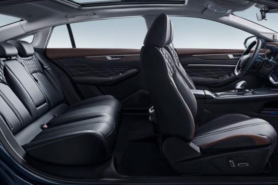 دونج فينج شاين ماكس Front And Rear Seats Together دونج فينج شاين ماكس Front And Rear Seats Together