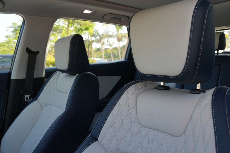 Huge Front Seats Huge Front Seats
