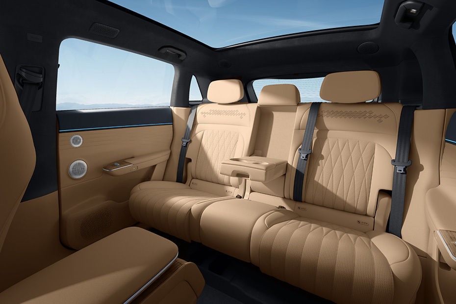 إكسيد إي تي Rear Seats