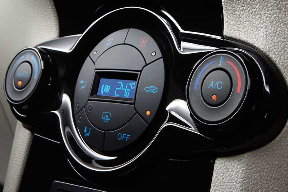 Front AC Controls of فورد Fiesta Front AC Controls of فورد Fiesta