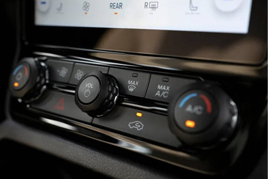 Front AC Controls of فورد إيفرست Front AC Controls of فورد إيفرست