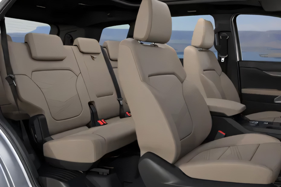فورد إيفرست  Front And Rear Seats Together فورد إيفرست  Front And Rear Seats Together