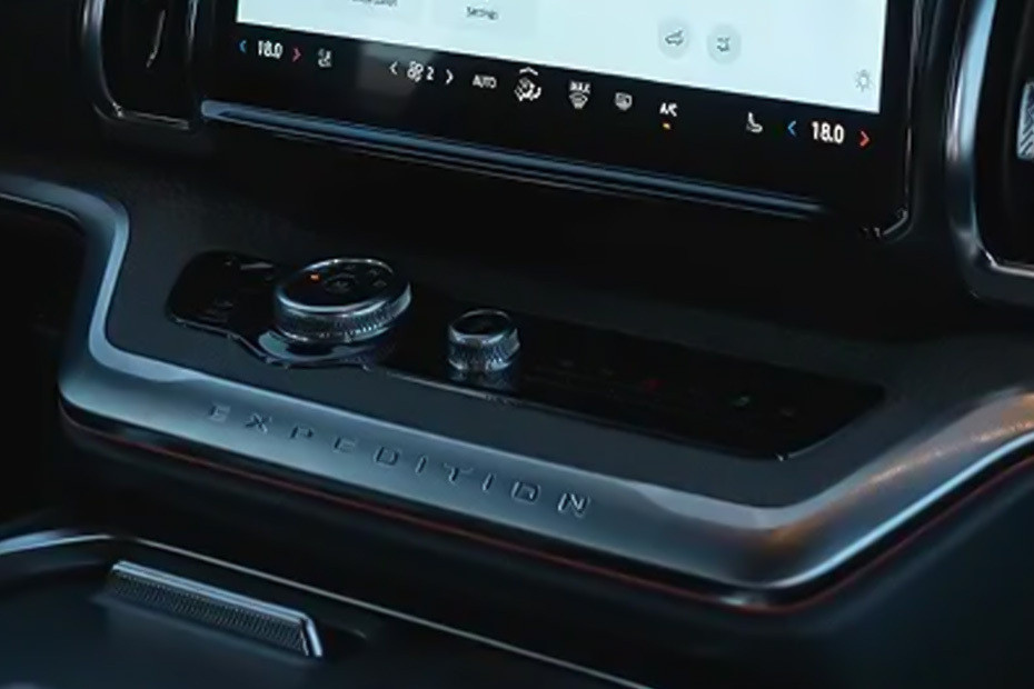 Front AC Controls of فورد إكسبيديشن Front AC Controls of فورد إكسبيديشن