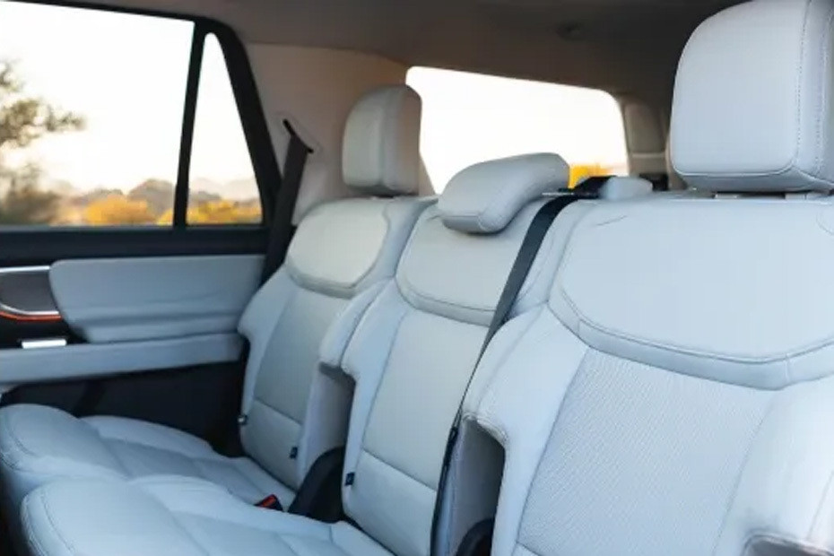 فورد إكسبيديشن Rear Seats فورد إكسبيديشن Rear Seats