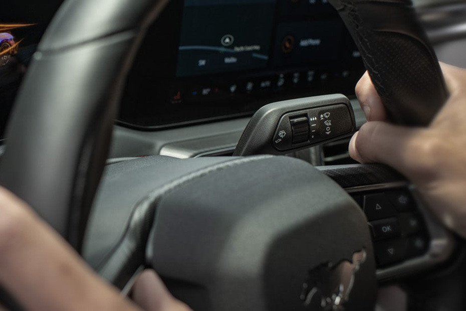 فورد موستانج Multi Function Steering فورد موستانج Multi Function Steering