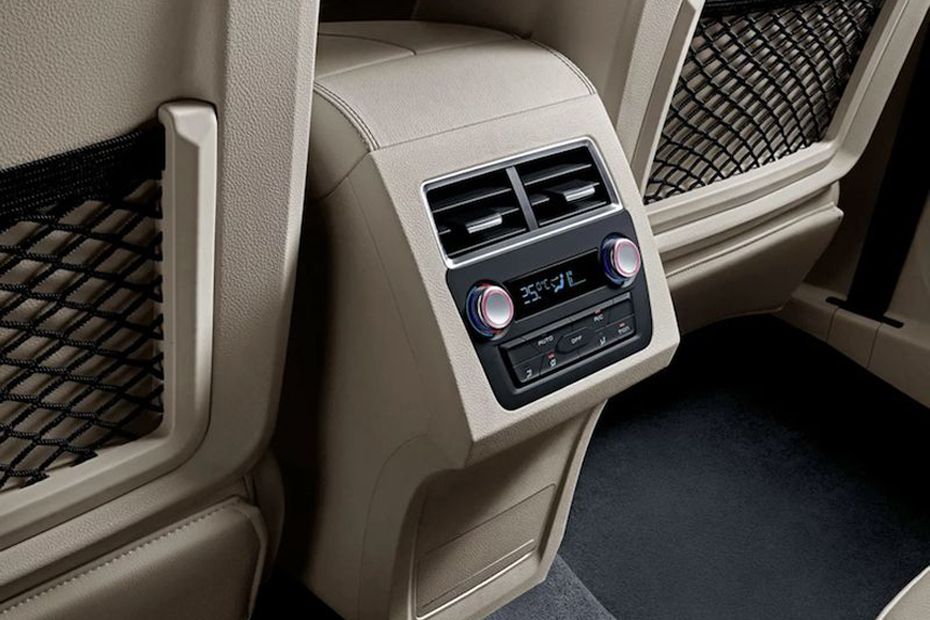 T700 Rear AC Controls T700 Rear AC Controls