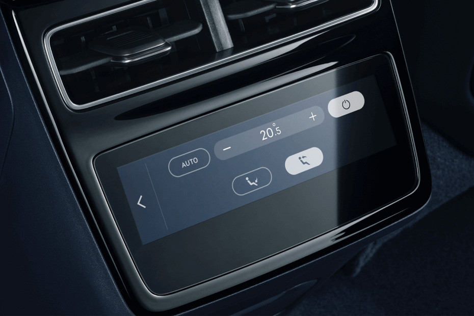 001 Rear AC Controls 001 Rear AC Controls