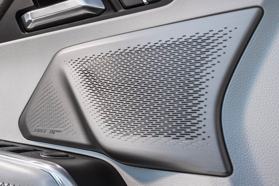 Speakers View of GMC Acadia Speakers View of GMC Acadia