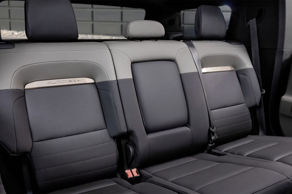 جي إم سي هامر إي في Rear Seats جي إم سي هامر إي في Rear Seats