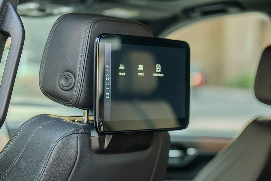 Rear Seat Entertainment of جي إم سي يوكون إكس إل Rear Seat Entertainment of جي إم سي يوكون إكس إل
