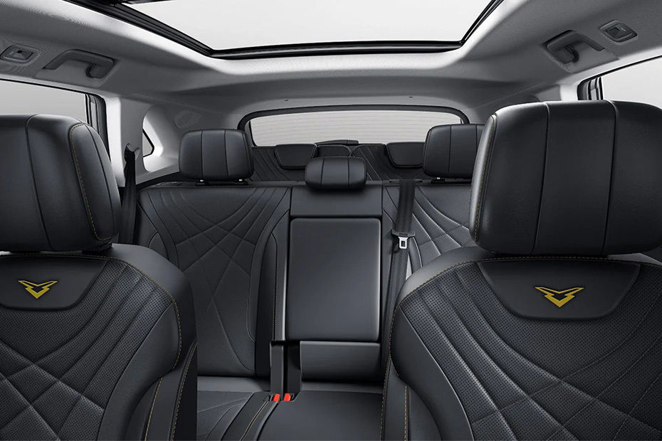 Kaiyi X7 Front And Rear Seats Together