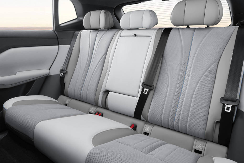 فوياه كوراج Rear Seats فوياه كوراج Rear Seats