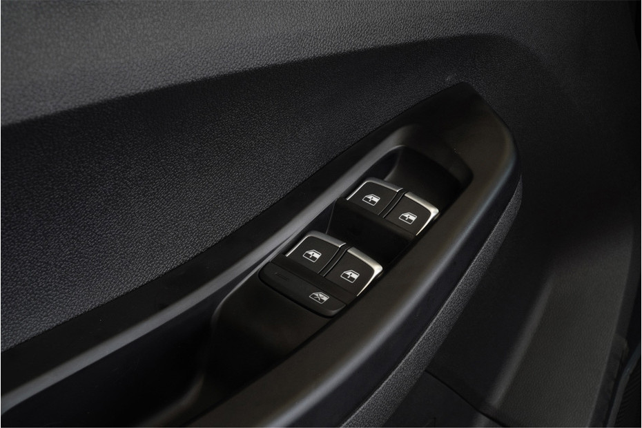 ج إم سي فيجوس دابل كابين Drivers Side In Side Door Controls ج إم سي فيجوس دابل كابين Drivers Side In Side Door Controls