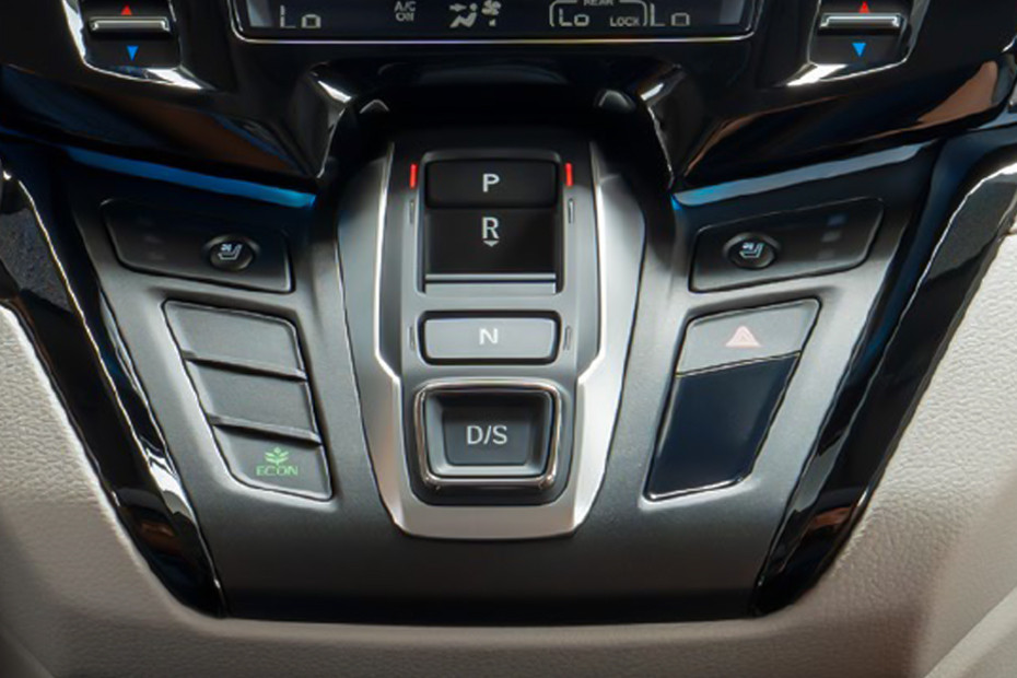 Center Controls of Honda Odyssey Center Controls of Honda Odyssey
