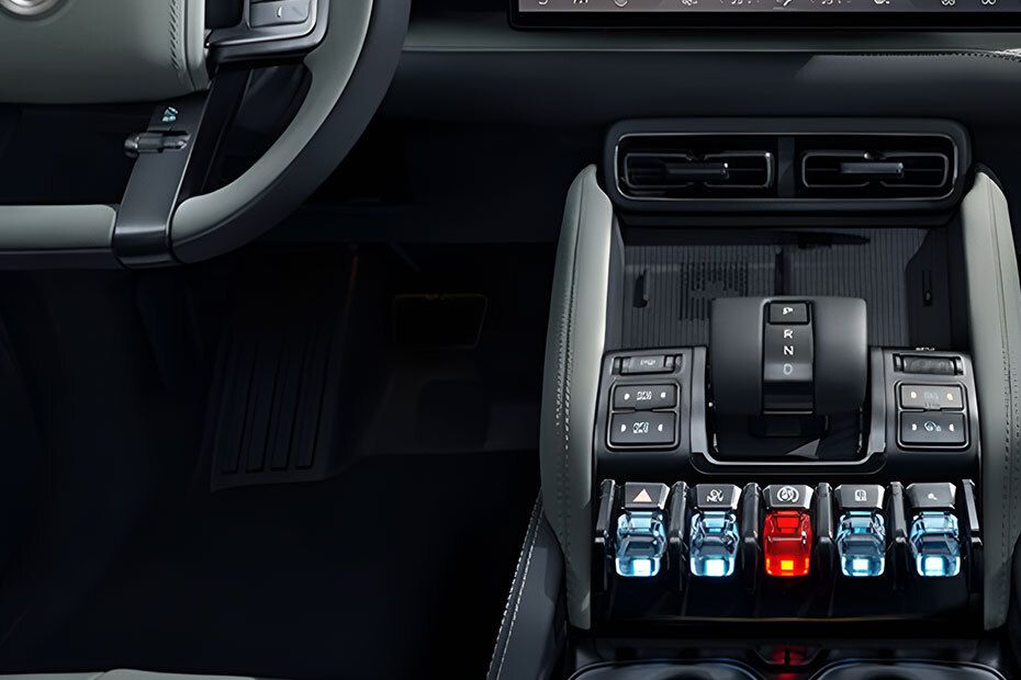 Center Controls of دينزا بي 5
