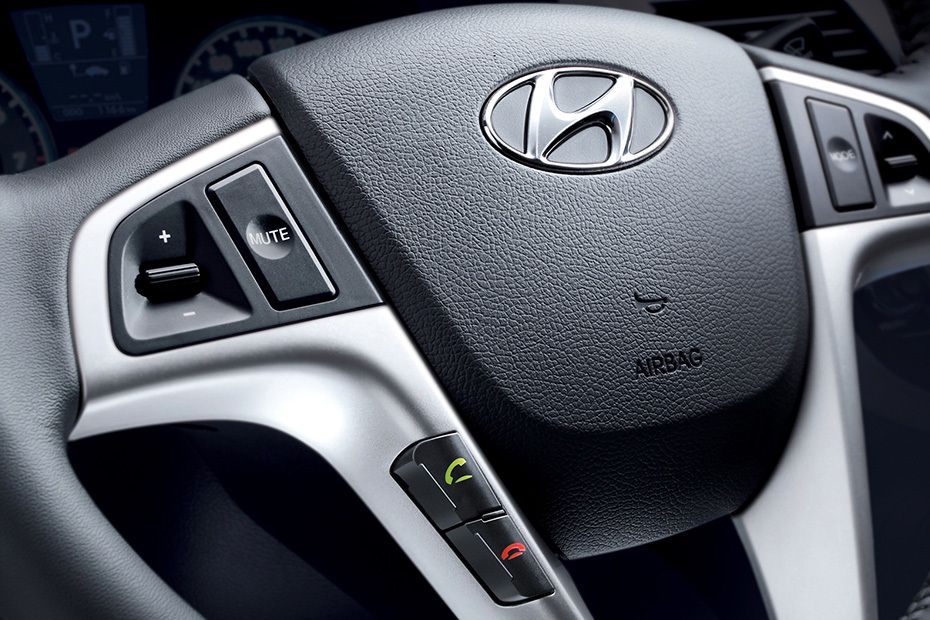 Hyundai Accent 5 DR Multi Function Steering