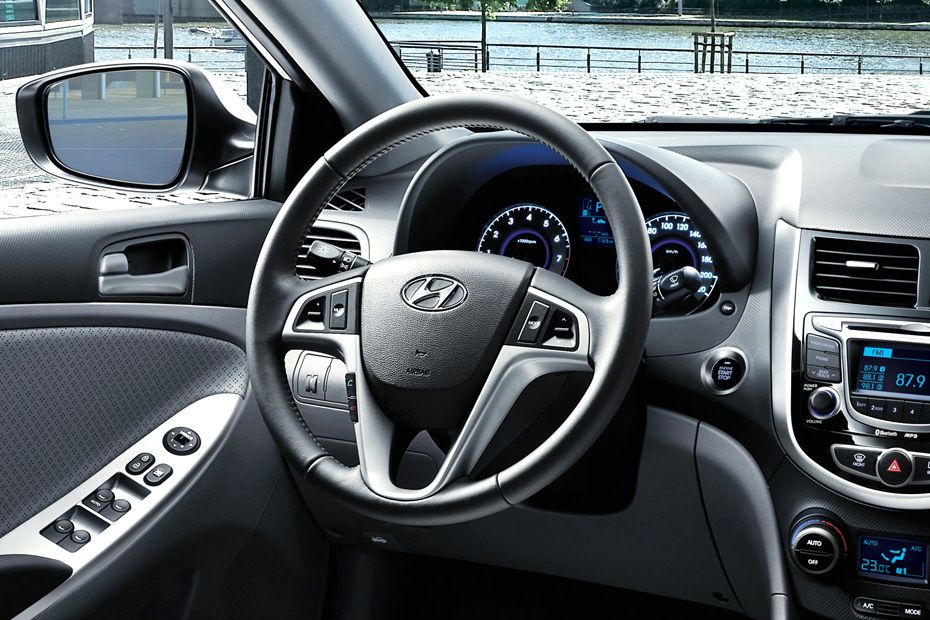 Hyundai Accent 5 DR Steering Wheel