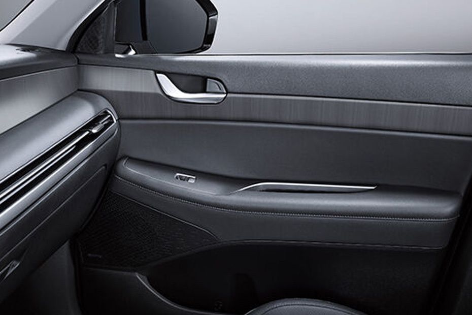 door handle interior of هيونداي Palisade (2022-2023) door handle interior of هيونداي Palisade (2022-2023)