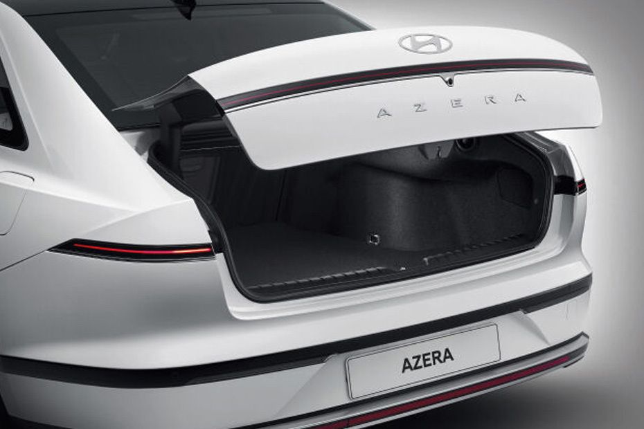 أزيرا Trunk Open أزيرا Trunk Open