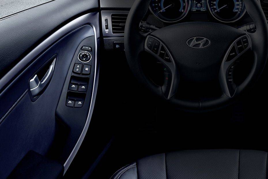 Hyundai i30 Drivers Side In Side Door Controls Hyundai i30 Drivers Side In Side Door Controls