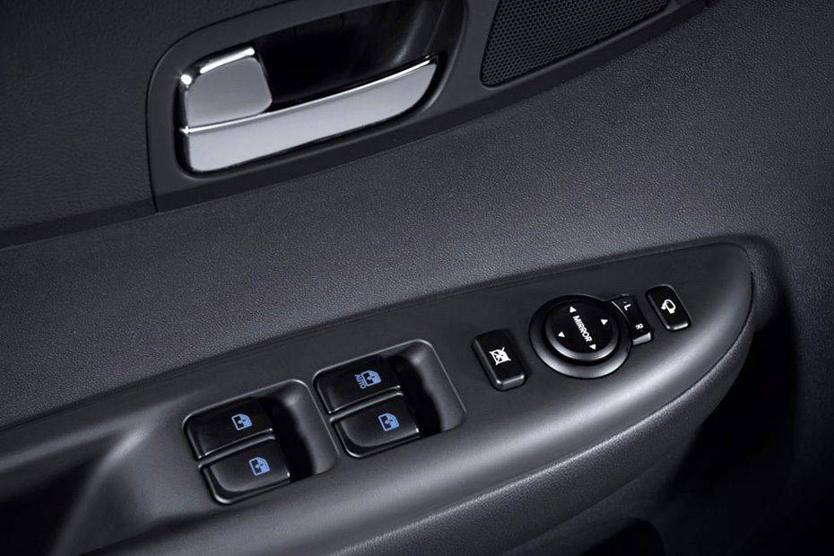 هيونداي i20 5DR Drivers Side In Side Door Controls هيونداي i20 5DR Drivers Side In Side Door Controls