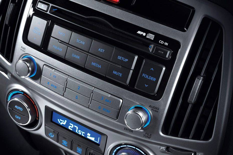 Front AC Controls of هيونداي i20 5DR Front AC Controls of هيونداي i20 5DR