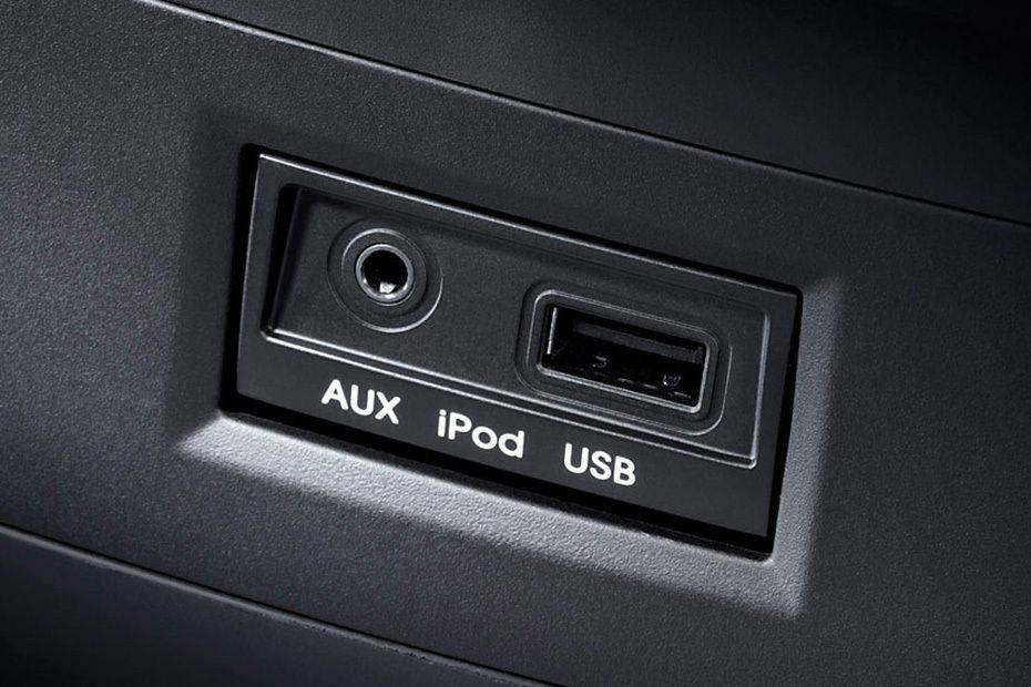Power Accessories Outlet View of هيونداي i20 5DR Power Accessories Outlet View of هيونداي i20 5DR