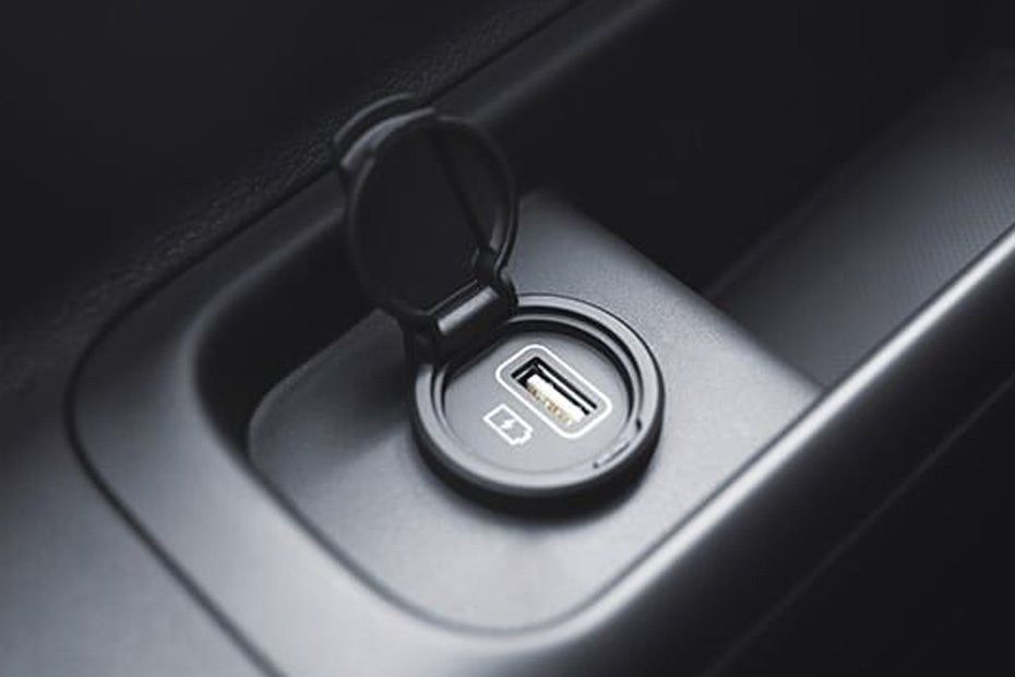Power Accessories Outlet View of Hyundai Staria Power Accessories Outlet View of Hyundai Staria