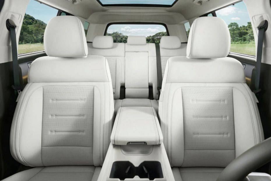 Hyundai Santa Fe Passengers View Hyundai Santa Fe Passengers View