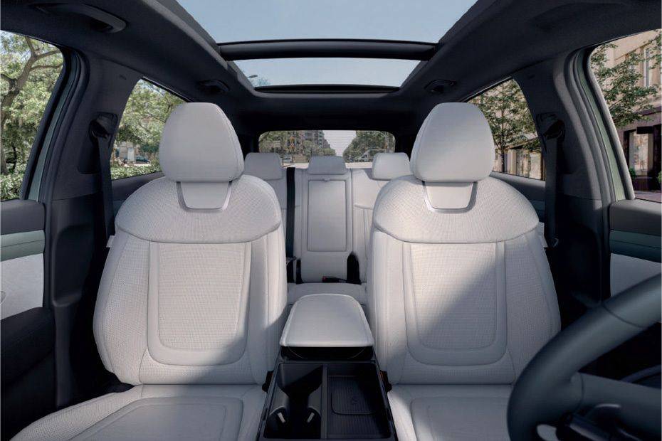 هيونداي توسان Front And Rear Seats Together هيونداي توسان Front And Rear Seats Together