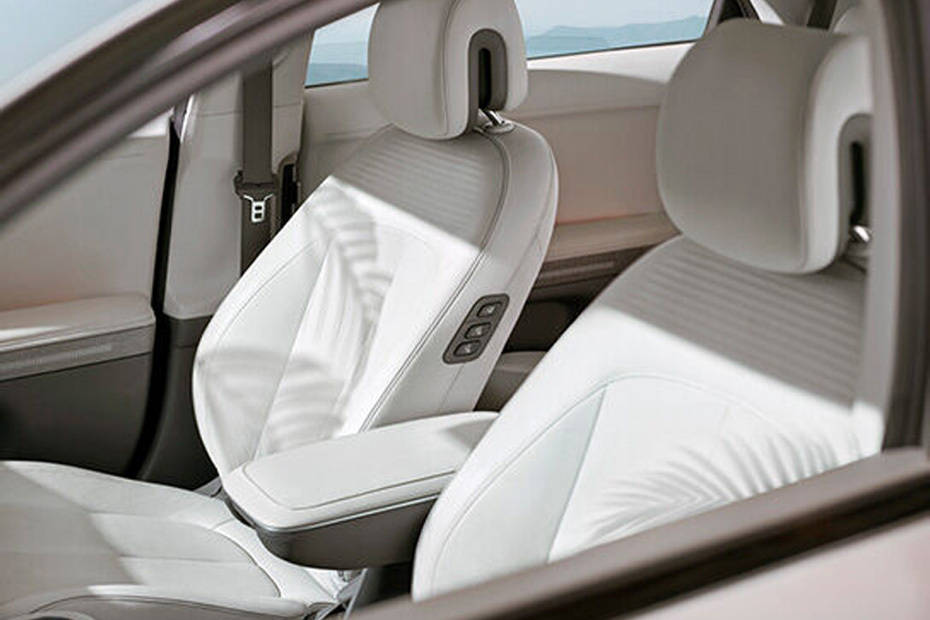 أيونيك 5 Front Seats أيونيك 5 Front Seats