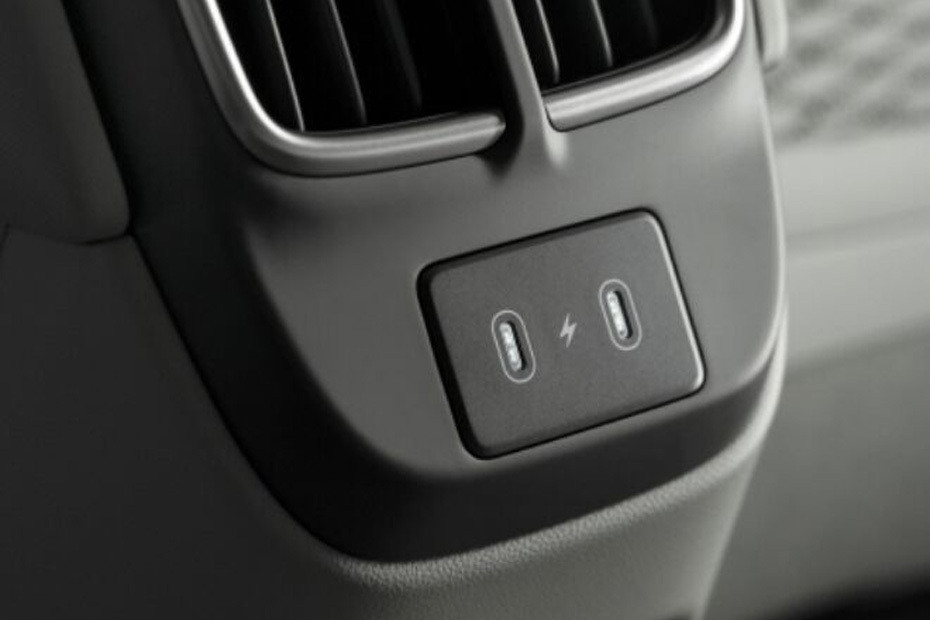 Power Accessories Outlet View of Hyundai Ioniq 6 Power Accessories Outlet View of Hyundai Ioniq 6