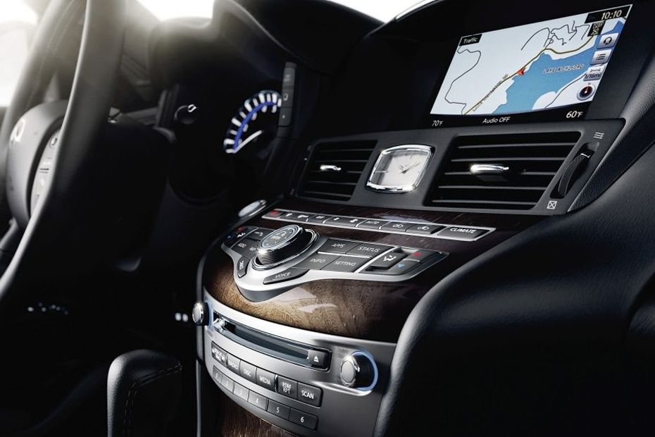 Front AC Controls of Infiniti Q70 Front AC Controls of Infiniti Q70