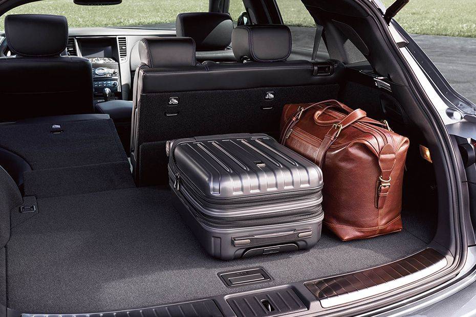 Storage Closer View of إنفينيتي QX70 Storage Closer View of إنفينيتي QX70