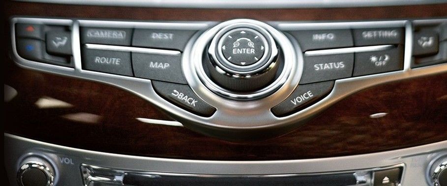 Stereo View of Q70 (2014-2021) Stereo View of Q70 (2014-2021)