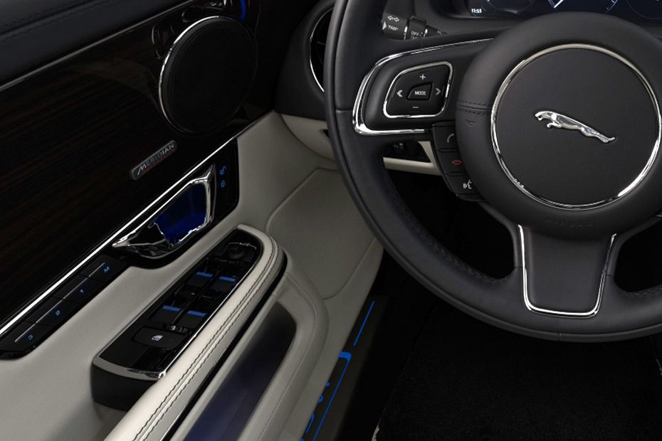 جاكوار XJ Drivers Side In Side Door Controls جاكوار XJ Drivers Side In Side Door Controls