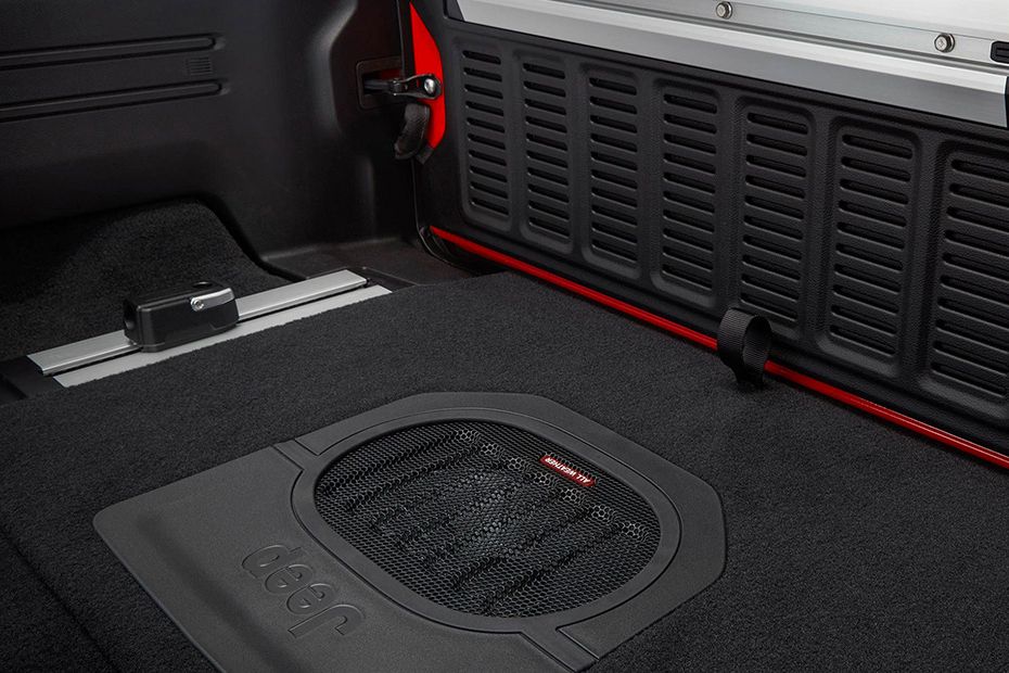 Speakers View of Jeep Wrangler (2022-2023) Speakers View of Jeep Wrangler (2022-2023)