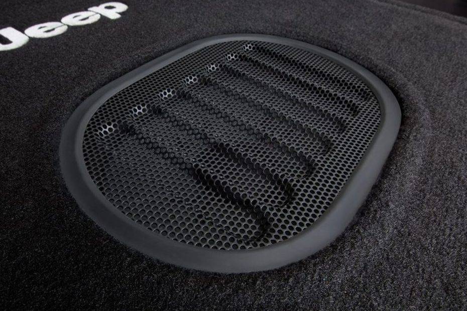 Speakers View of Jeep Wrangler Unlimited Speakers View of Jeep Wrangler Unlimited