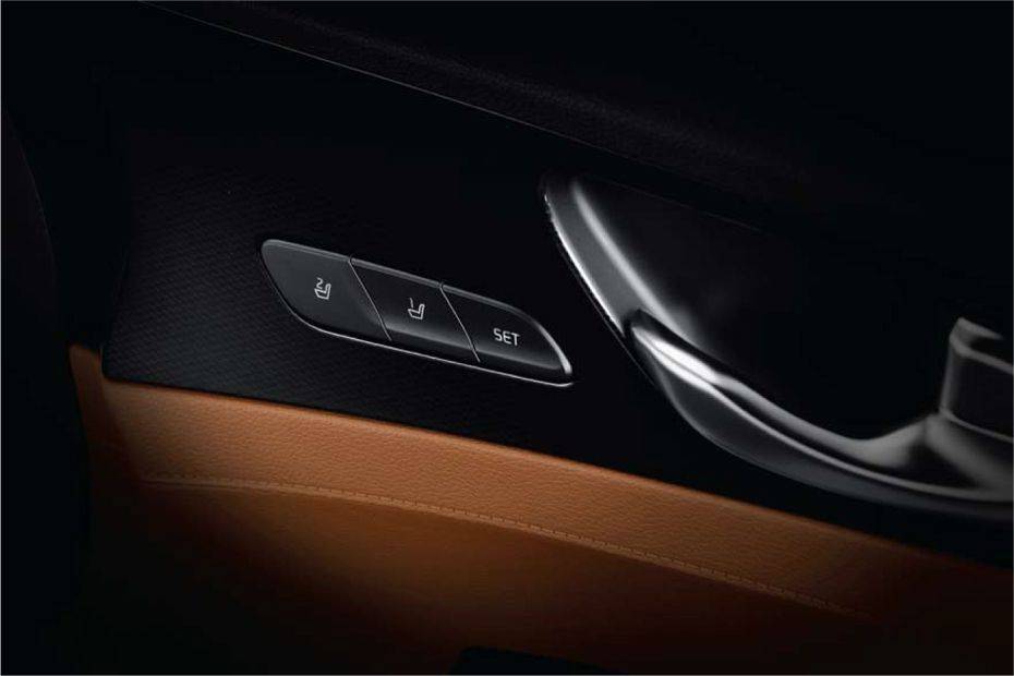 كيا سيراتو Drivers Side In Side Door Controls كيا سيراتو Drivers Side In Side Door Controls