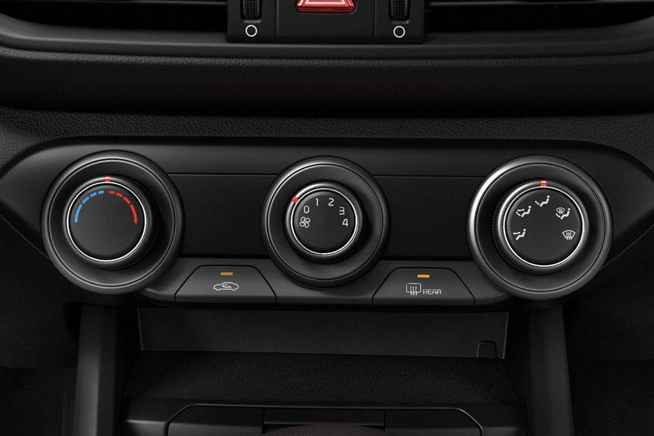 Front AC Controls of كيا سيراتو Front AC Controls of كيا سيراتو