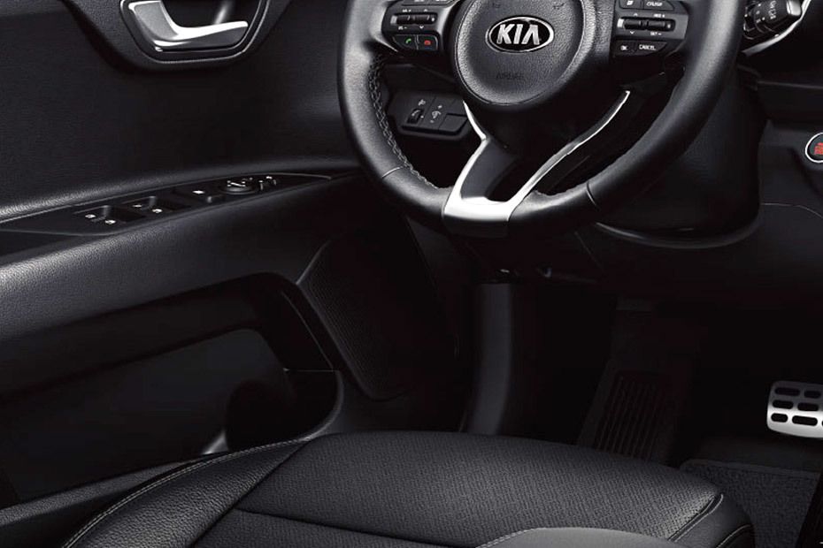 KIA Rio 5-Door Drivers Side In Side Door Controls KIA Rio 5-Door Drivers Side In Side Door Controls