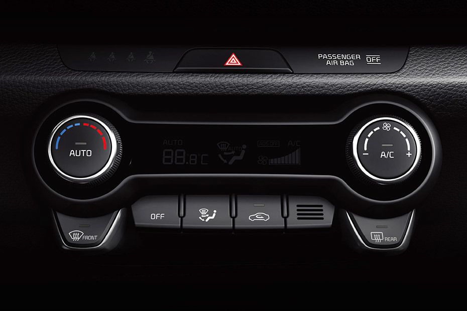 Front AC Controls of KIA Rio 5-Door Front AC Controls of KIA Rio 5-Door