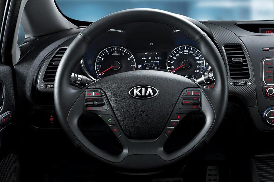 كيا Cerato 5 Door Steering Wheel كيا Cerato 5 Door Steering Wheel