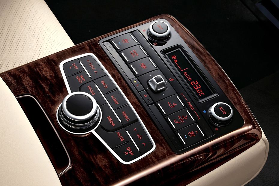 Front AC Controls of كيا Quoris