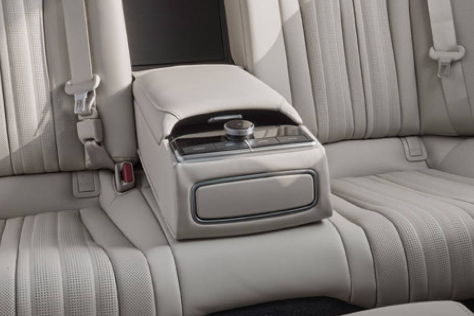 كيه 8 Armrest Rear كيه 8 Armrest Rear