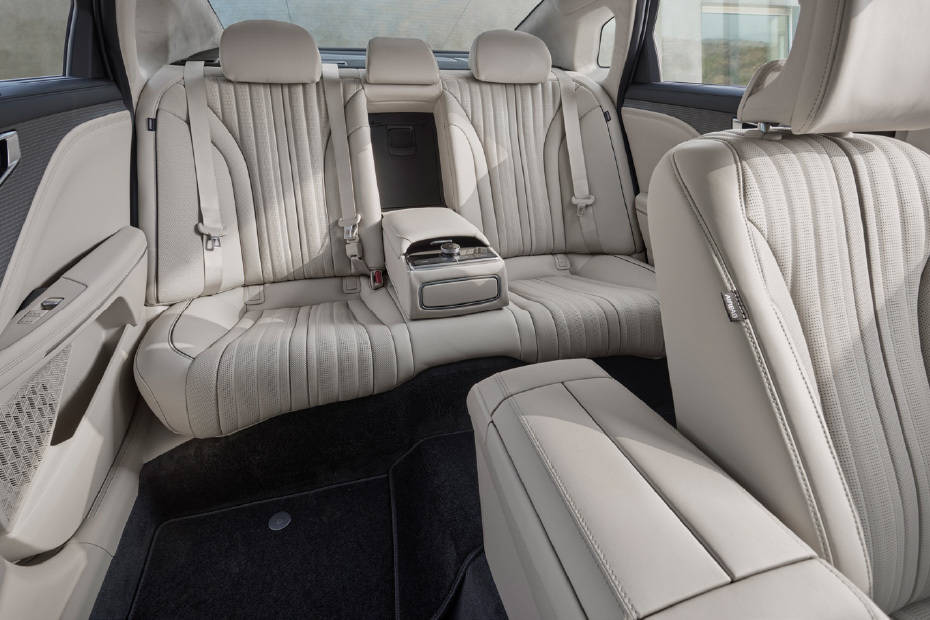 كيا كيه 8 Rear Seats كيا كيه 8 Rear Seats