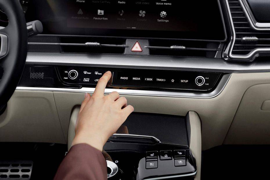 Front AC Controls of كيا Sportage Front AC Controls of كيا Sportage