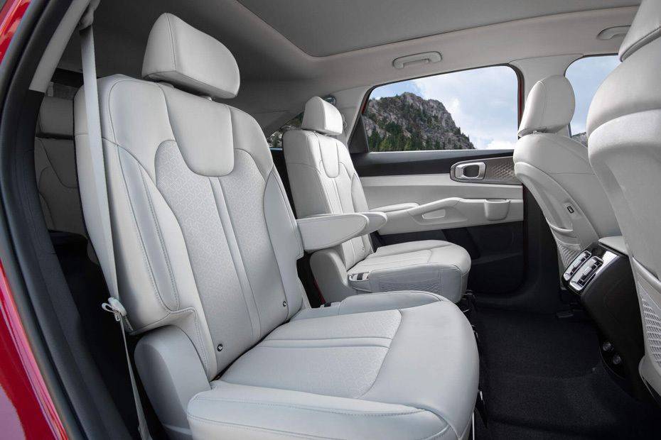 كيا سورينتو هايبرد Rear Seats كيا سورينتو هايبرد Rear Seats