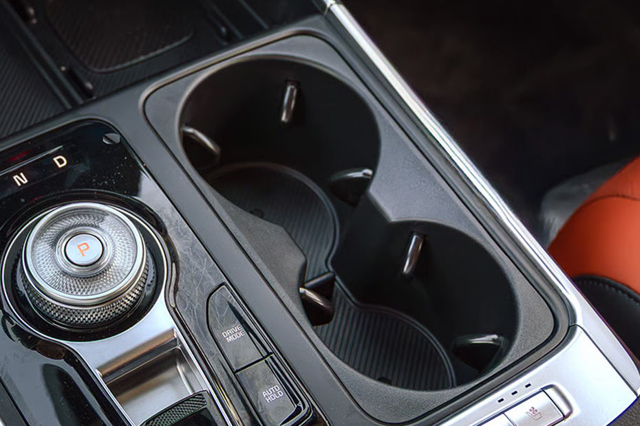 كارنفال هايبرد Cup Holders