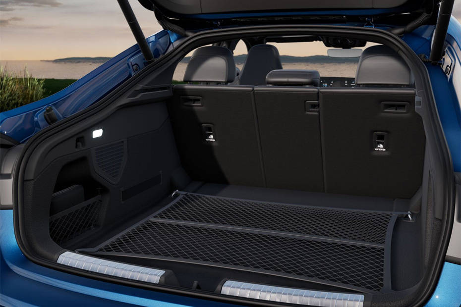 Storage Closer View of Audi S5 Storage Closer View of Audi S5